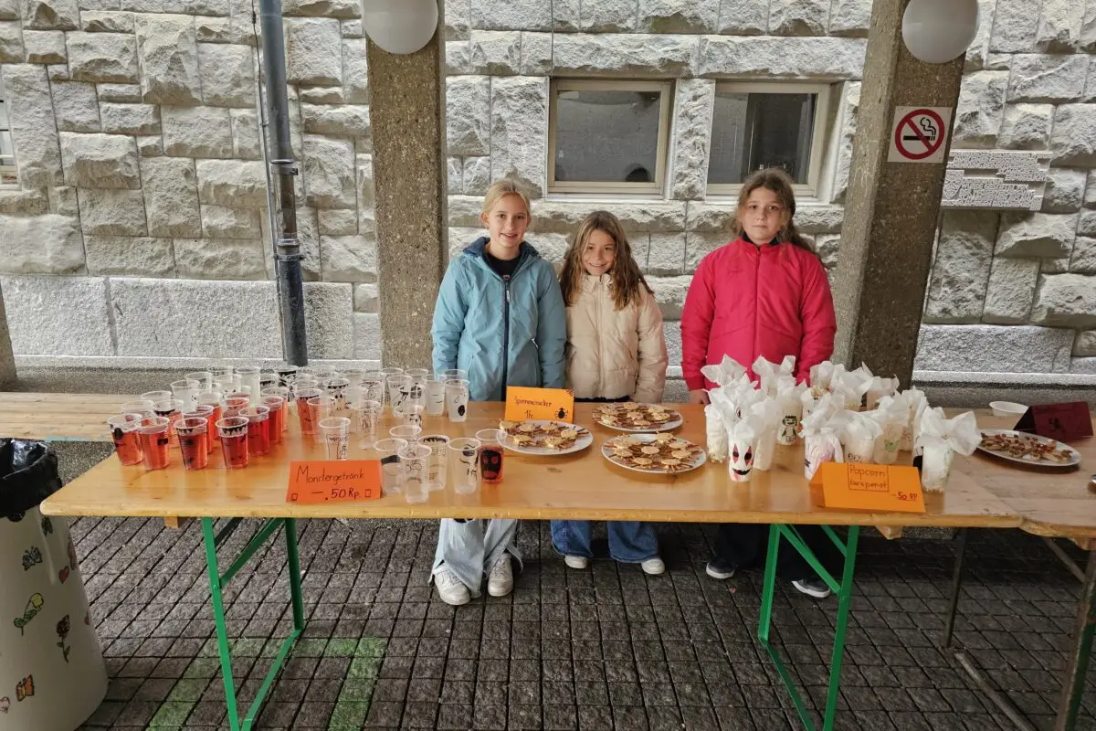Gruseliger Halloweenpausenkiosk im Schulhaus Rosenberg