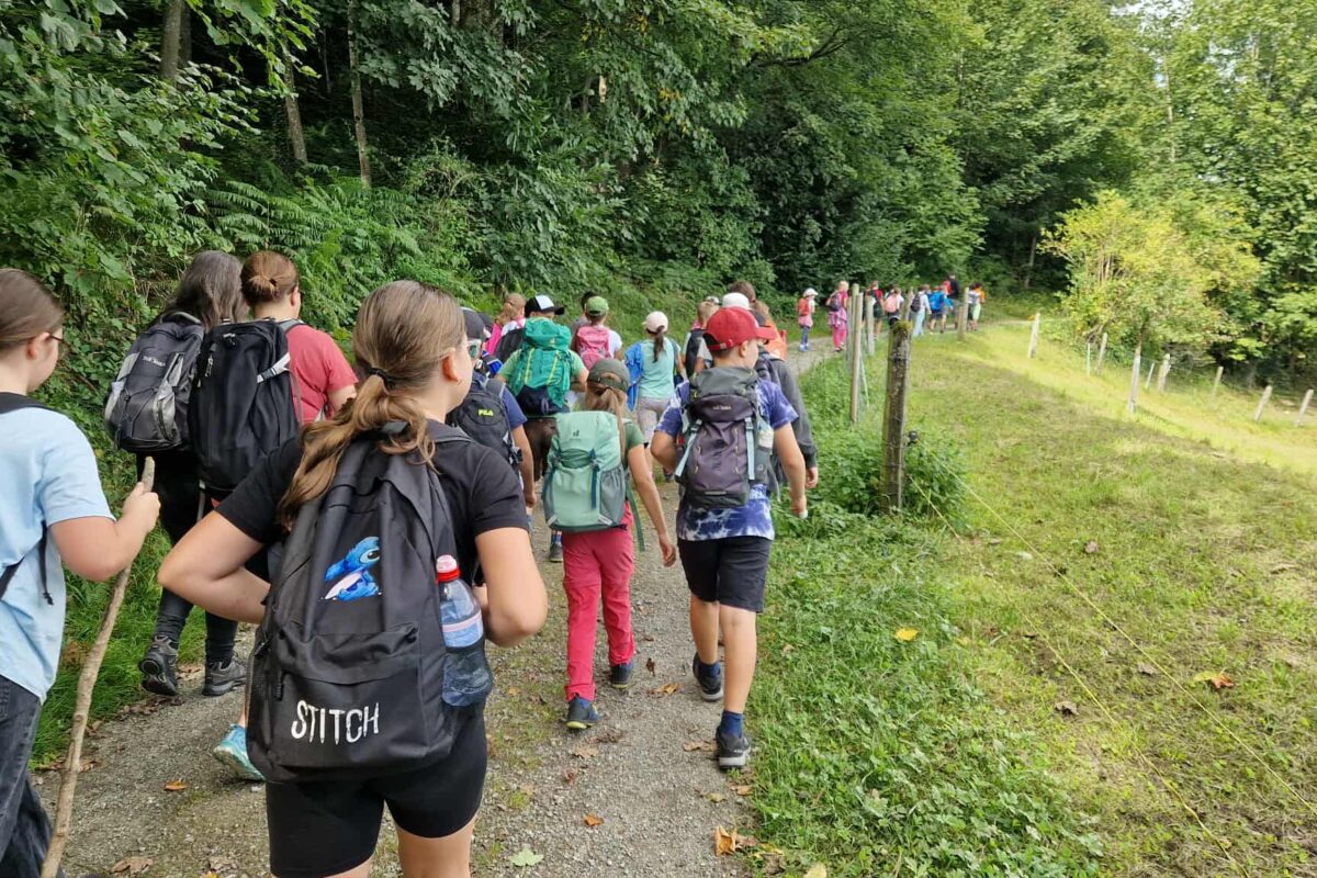 Sporttag der Primarschule – Ein unvergessliches Erlebnis bei Sonnenschein!