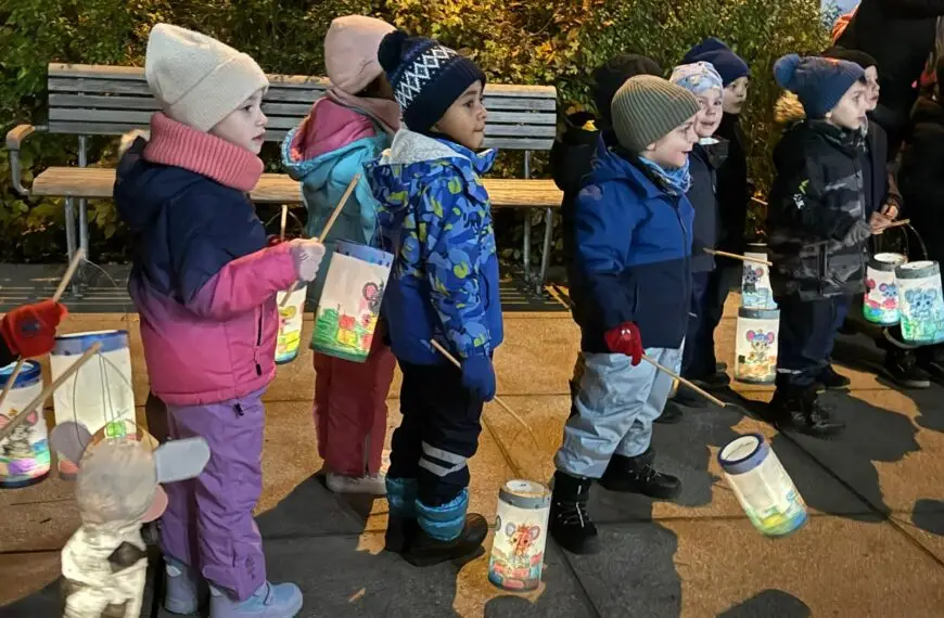 Laternenumzug im Kindergarten Fahr